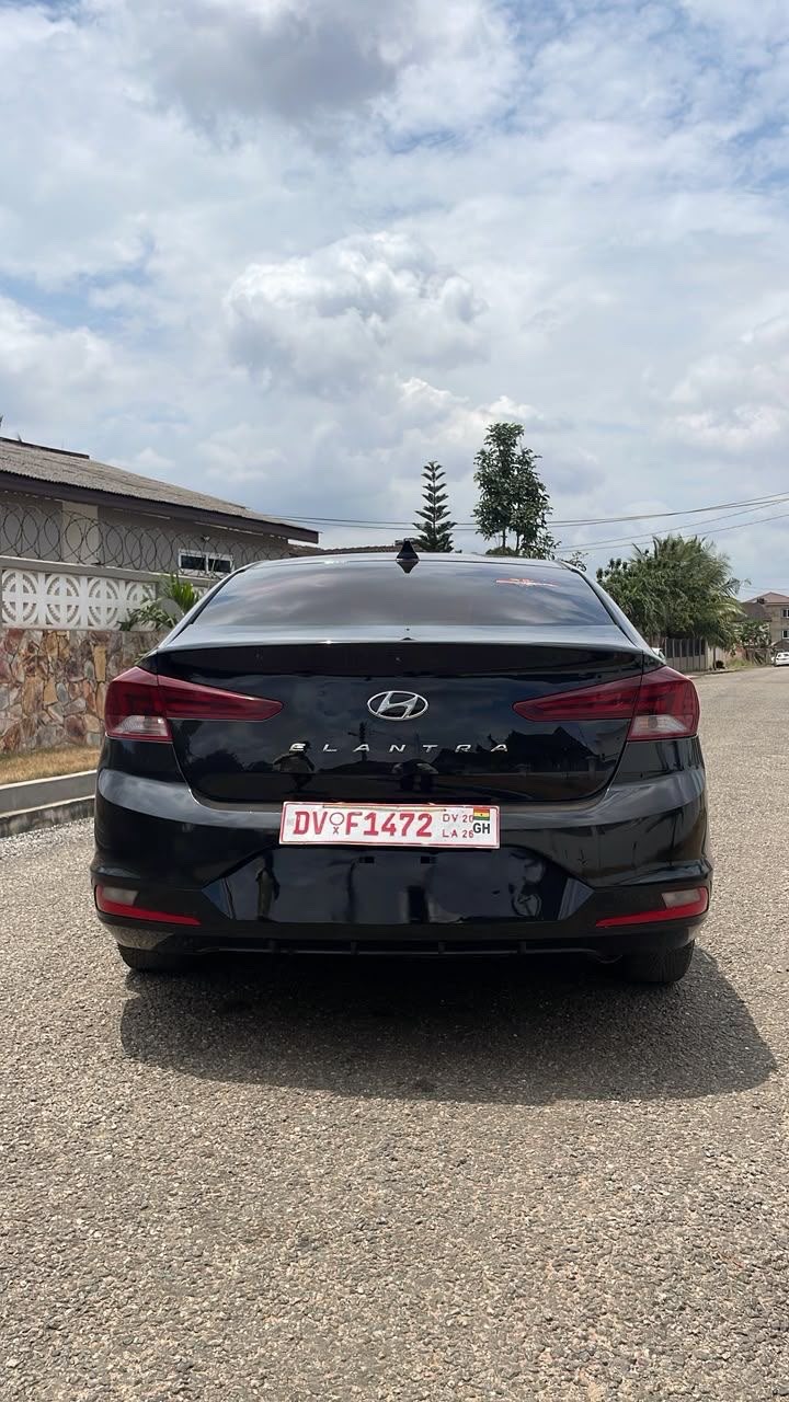 2020 Hyundai Elantra — photo 1
