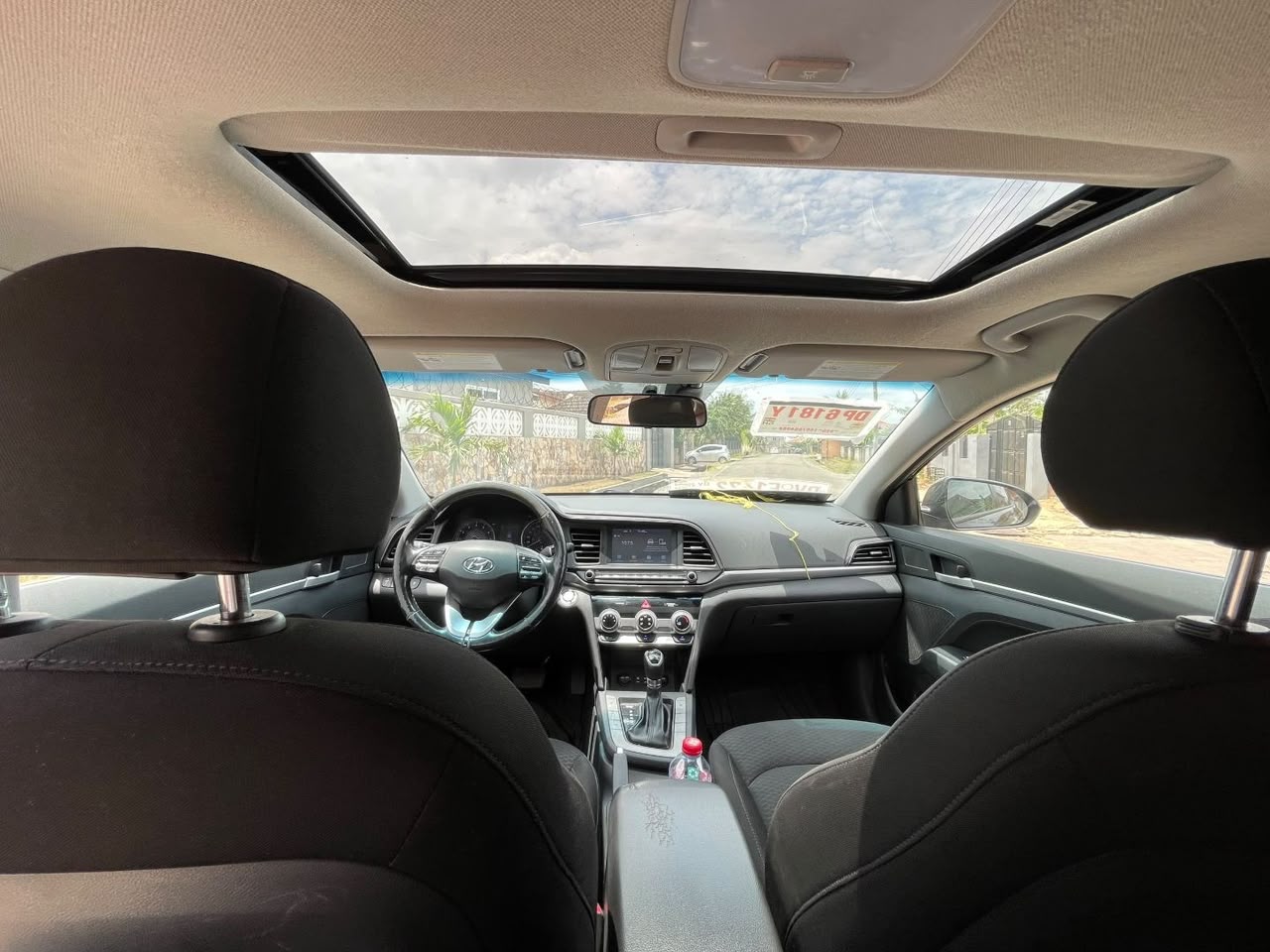 2020 Hyundai Elantra — photo 3